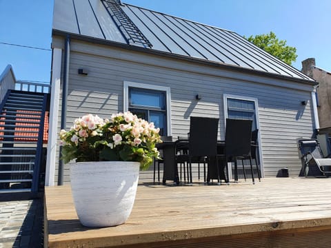 Property building, Patio