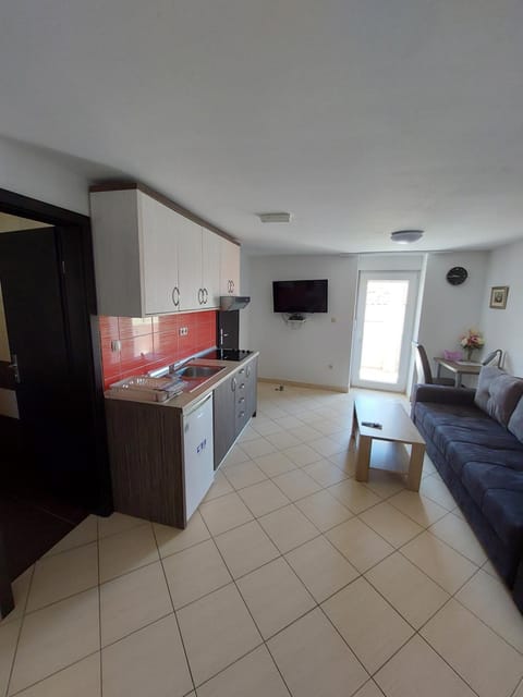 Kitchen or kitchenette, Living room