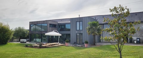 Property building, Garden