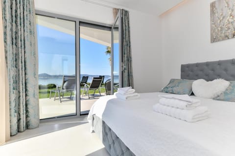 "Babe" Beachfront Residence Apartment in Šibenik-Knin County, Croatia