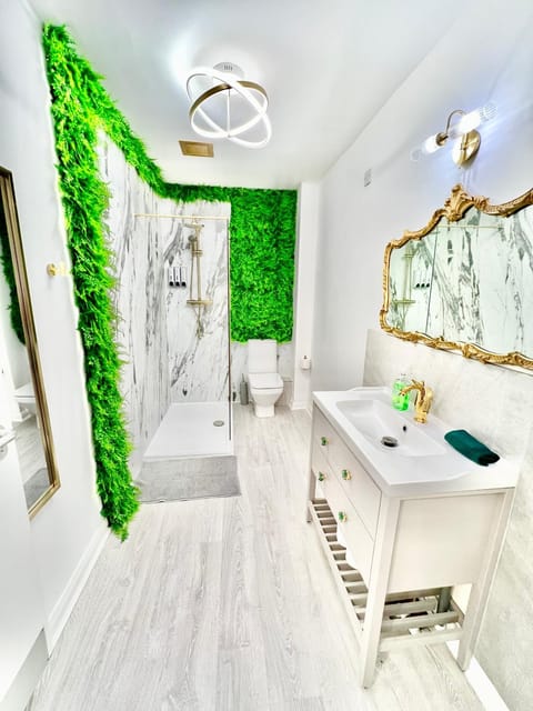 Shower, Bathroom