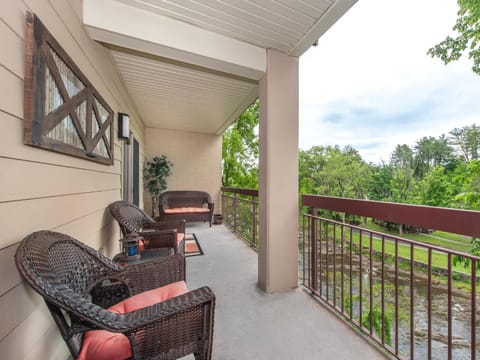Natural landscape, Garden, Balcony/Terrace, furniture