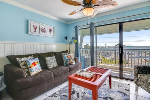 Balcony/Terrace, Living room, Seating area, furniture