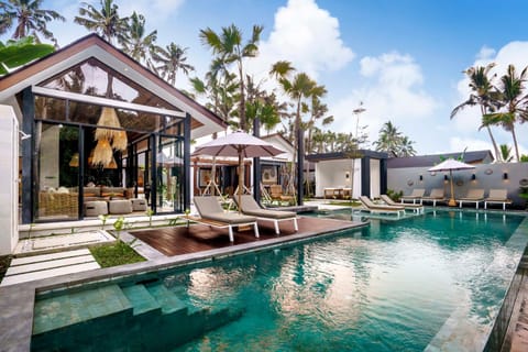 Property building, View (from property/room), Pool view, Swimming pool, internet, sunbed