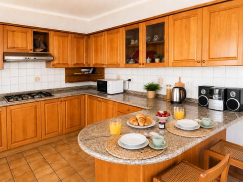 Kitchen or kitchenette, Communal kitchen, kitchen, kitchen