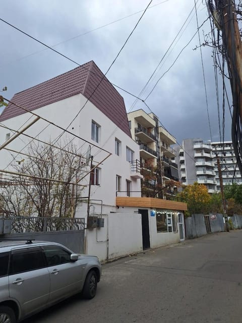 Property building, Day, Street view, Parking