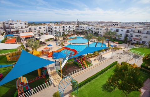Property building, Aqua park, Pool view, Swimming pool, Entertainment