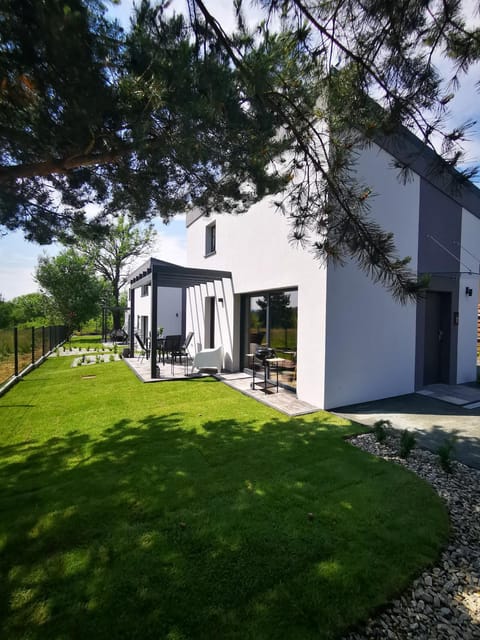 Property building, Garden