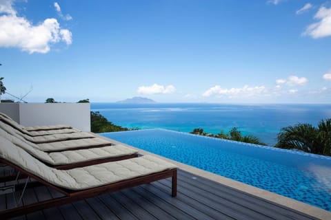 Natural landscape, View (from property/room), Balcony/Terrace, Pool view, Sea view, Swimming pool, Sunrise, Sunset, sunbed