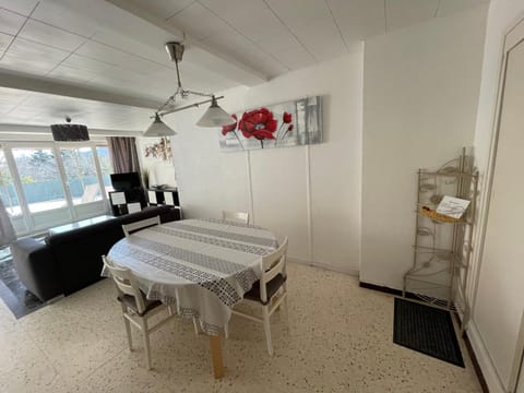 Le Verlaine - Superbe T3 avec grande terrasse Apartment in Gréoux-les-Bains