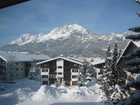 Balcony/Terrace, Mountain view