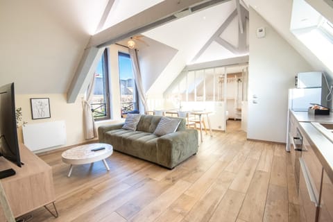 TV and multimedia, Living room, Dining area, kitchen