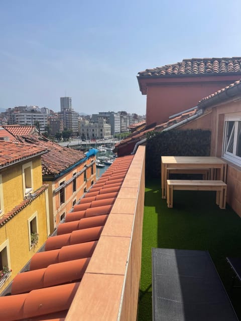 Neighbourhood, Balcony/Terrace, City view, Street view