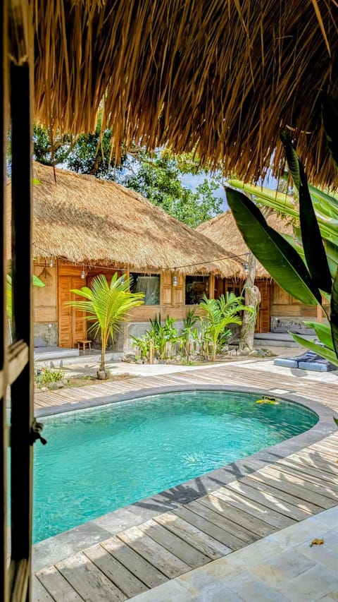 Property building, Day, Garden, Garden view, Pool view, Swimming pool, sunbed