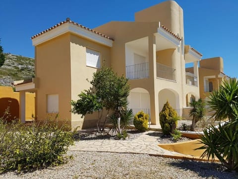 Property building, Spring, Day, Garden, Garden view