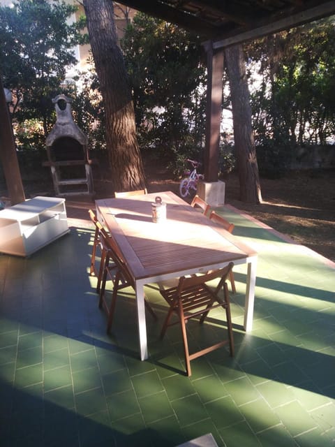 Patio, BBQ facilities