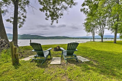 Cozy Lake Champlain Cottage with Beautiful View House in Addison County