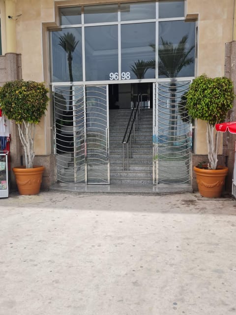 Property building, Facade/entrance
