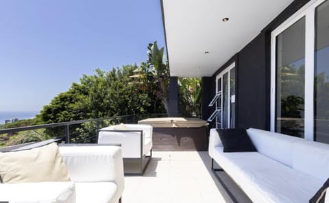 CapeStays - Villa Infinity Bed and Breakfast in Cape Town