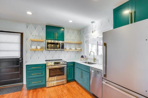 Dreamy St Charles Retreat with Furnished Patio! House in Saint Charles