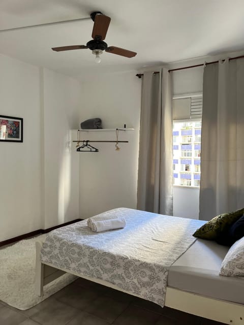 Bed, Photo of the whole room, Bedroom, fireplace