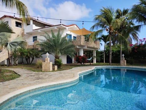 Property building, Garden, Swimming pool