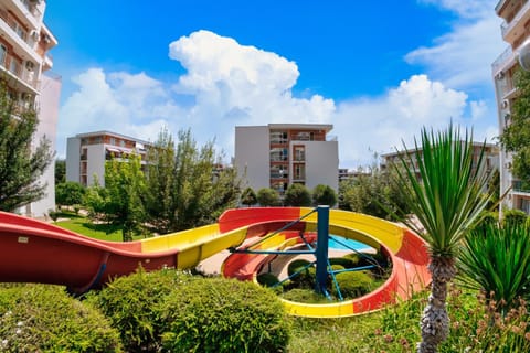 Aqua park, Swimming pool