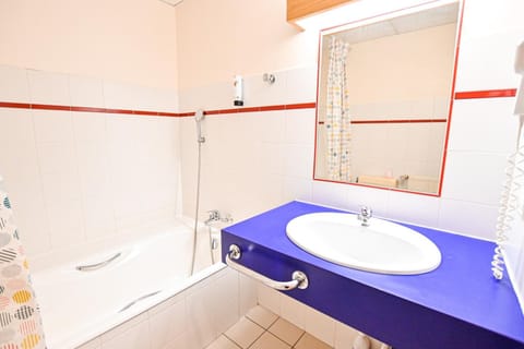 Bright Studio With Balcony Apartment in Combloux