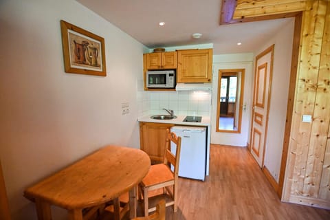 Bright Studio With Balcony Apartment in Combloux