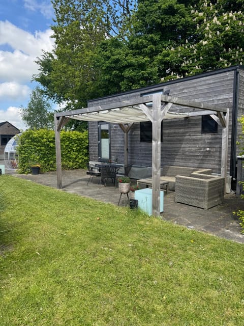 Property building, Garden