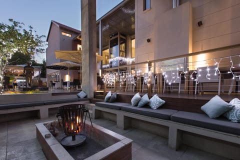 Restaurant/places to eat, Area and facilities