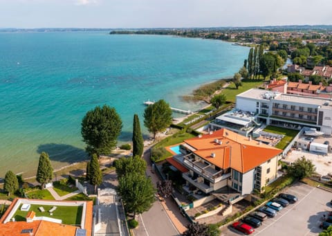 Property building, Bird's eye view, View (from property/room), Landmark view, Swimming pool, Location