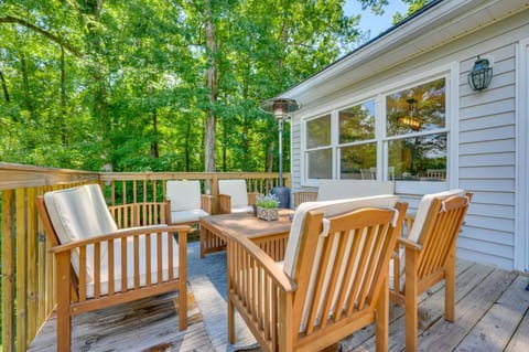 Waterfront Sparta Home with Game Room and Fire Pit! House in Lake Sinclair