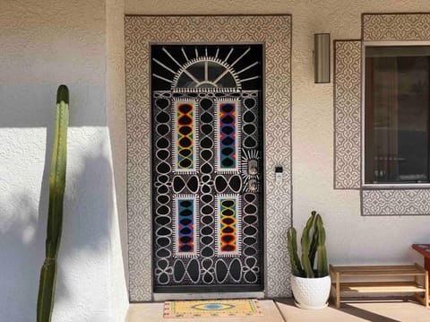 Facade/entrance, Decorative detail