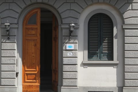 Facade/entrance, Fitness centre/facilities