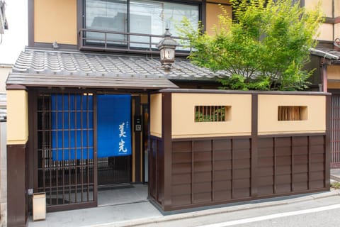 Facade/entrance, Street view
