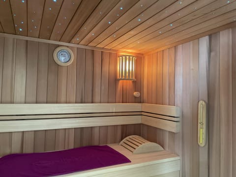 Sauna, Sauna, Spa and wellness centre/facilities