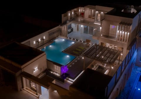 Property building, Pool view