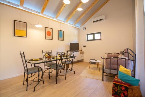 Apartment Vijula - central with private parking Apartment in Komiža