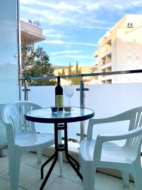 Aegean home budva vojvodanska 16 b stan7 Apartment in Budva