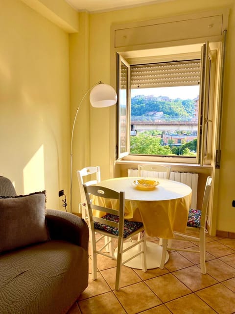 Natural landscape, View (from property/room), Balcony/Terrace, Living room, Seating area, Dining area