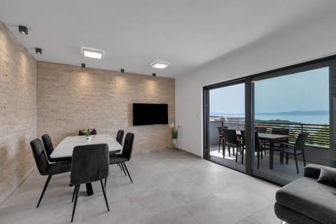 Balcony/Terrace, Dining area