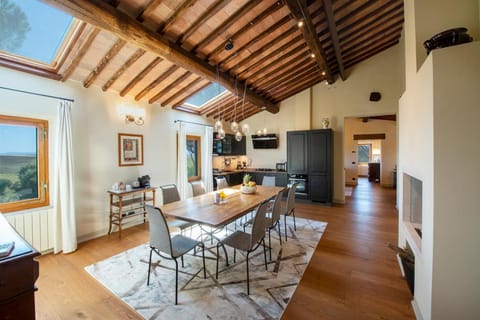 Kitchen or kitchenette, Dining area, Garden view, Lake view, flat iron, pet friendly, stove, toaster
