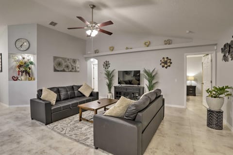 Heated Pool and Spa, 4 Mi to Beach Seminole Home House in Largo