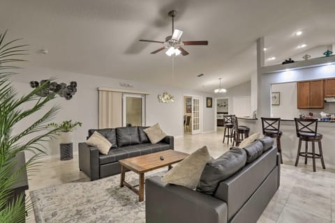 Heated Pool and Spa, 4 Mi to Beach Seminole Home House in Largo