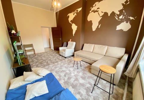 TV and multimedia, Living room, Photo of the whole room, Bedroom