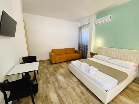 Gray&Oli Studios Apartment in Vlorë