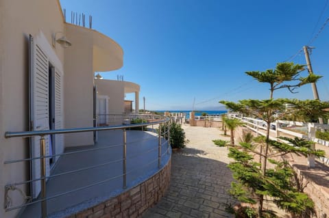 Inner courtyard view