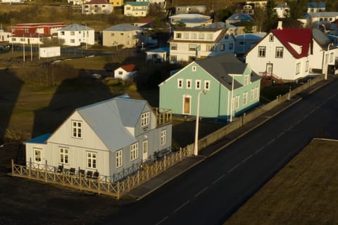 Property building, Bird's eye view, Location