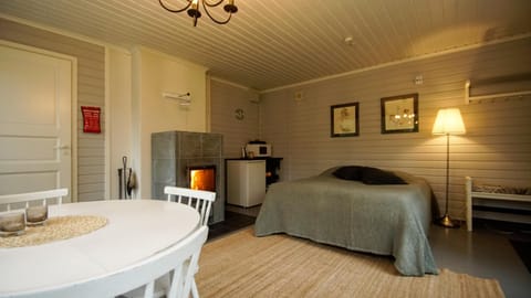 Venejoen Piilo - Kuohu Chalet in Finland